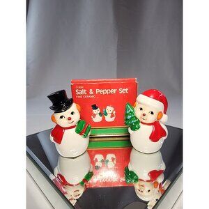 Vtg Christmas Snowman and Snowwoman salt and pepper shakers Wal-Mart Stores INC